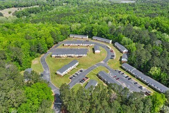 Building Photo - 2050 Meriwood Dr
