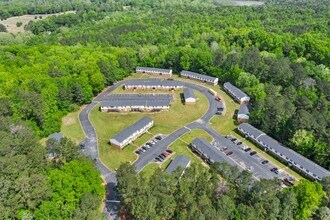 Building Photo - 2050 Meriwood Dr