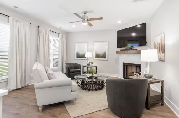 Photo - 229 Hudson Dr House