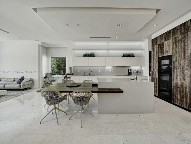 Foto del edificio - 1160 Harbor Ct