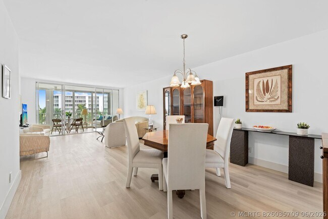 Foto del edificio - 3300 S Ocean Blvd