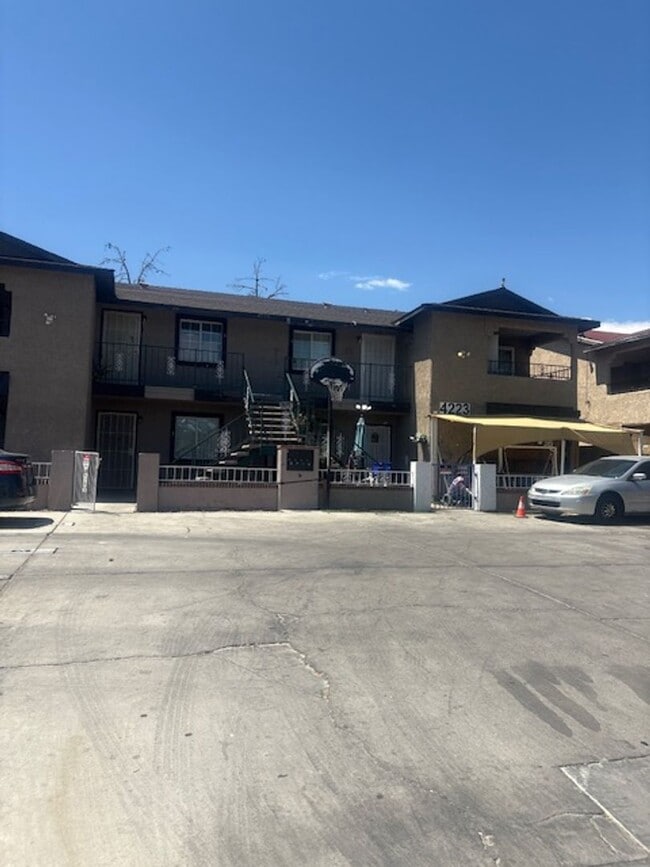 Building Photo - 4223 Zavala St