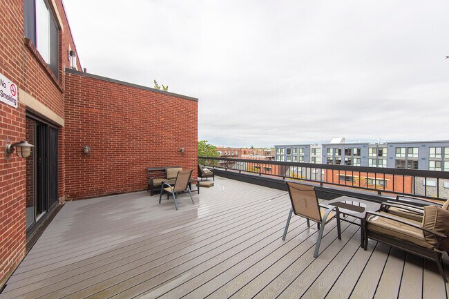 Foto del edificio - 85 Brainerd Rd