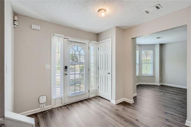 Building Photo - 3392 Amhurst Pkwy