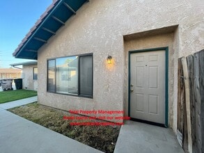 Building Photo - 2590-2596 Bright St