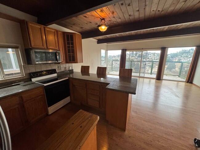 Foto del edificio - 149 Sierra Point Rd