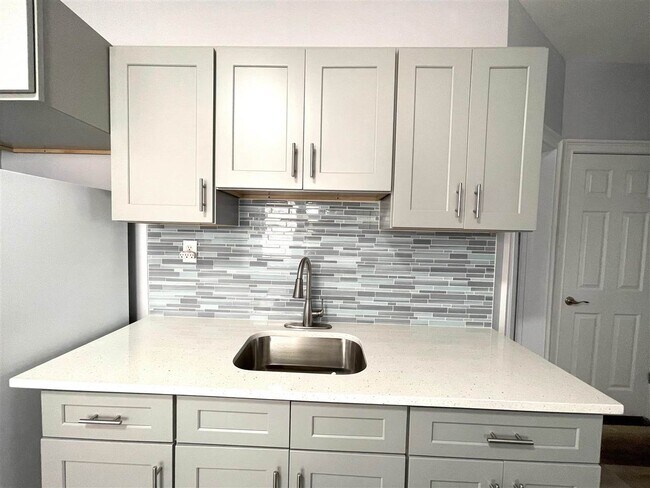 Foto del edificio - 402 Fulton Ave