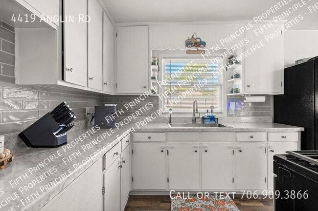 Building Photo - 4419 Anglin Rd