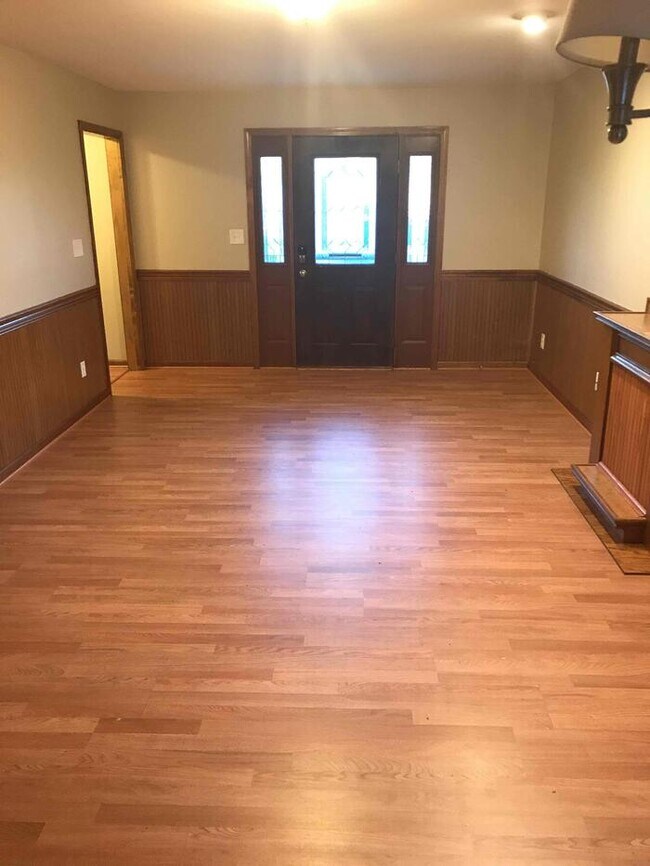 Foto del edificio - 1370 Robinwood Dr