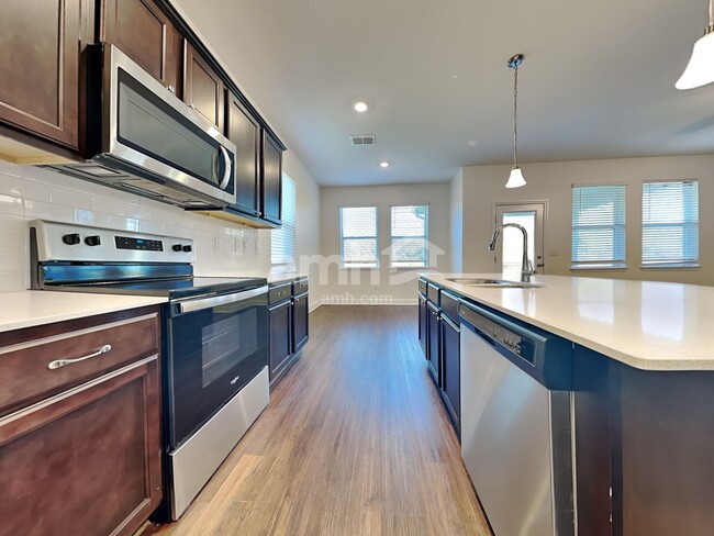 Building Photo - 1177 Walden Pond Dr