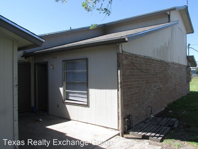Building Photo - 2 br, 2 bath House - 5735 Crestmore