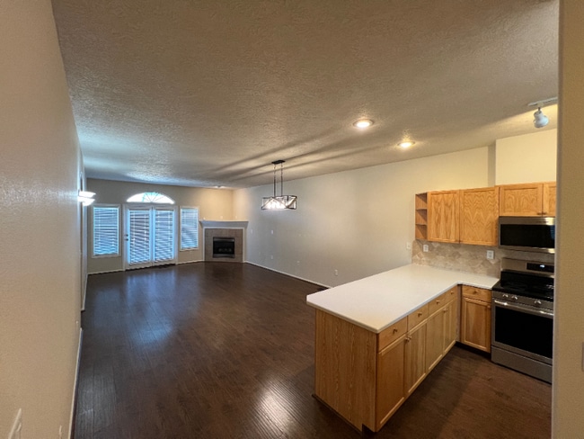 Building Photo - 98 E Sedgewick Dr