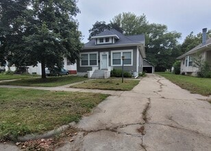 Building Photo - 1006 S 4th St