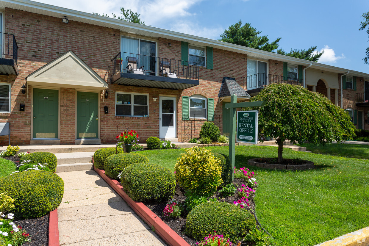 Primary Photo - Jamestown Square Apartments