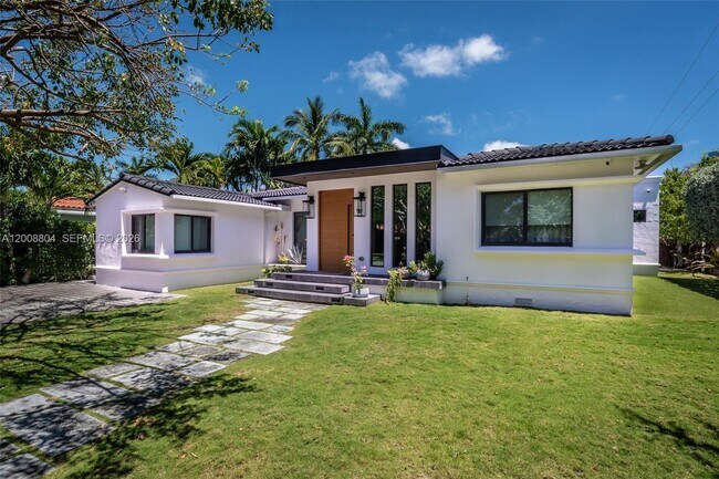 Foto del edificio - 115 SW 23rd Rd