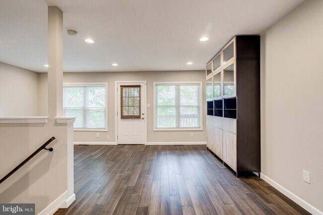 Foto del edificio - 2648 Bowen Rd SE