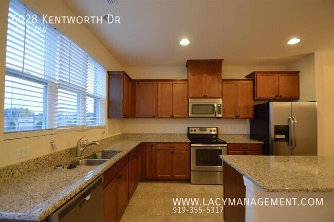 Foto del edificio - 6028 Kentworth Dr