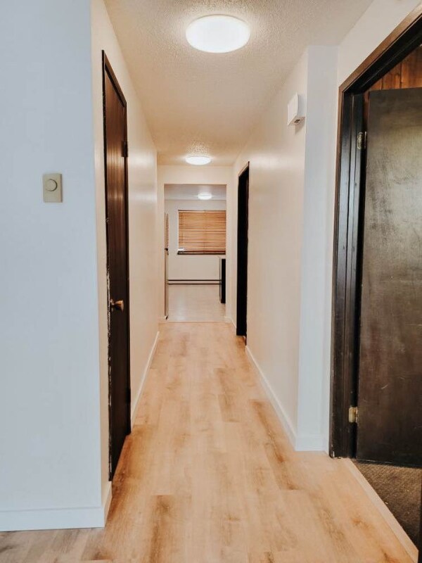 Foto del edificio - 116 1st Ave W