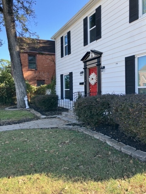 Foto principal - 3210 Oakdale St