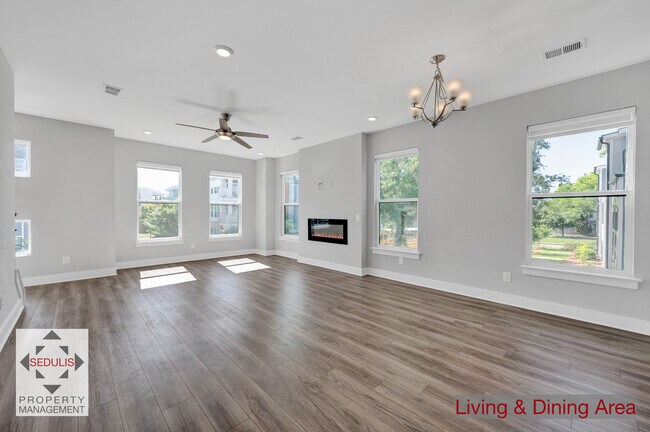 Building Photo - 4555 Mixson Ave
