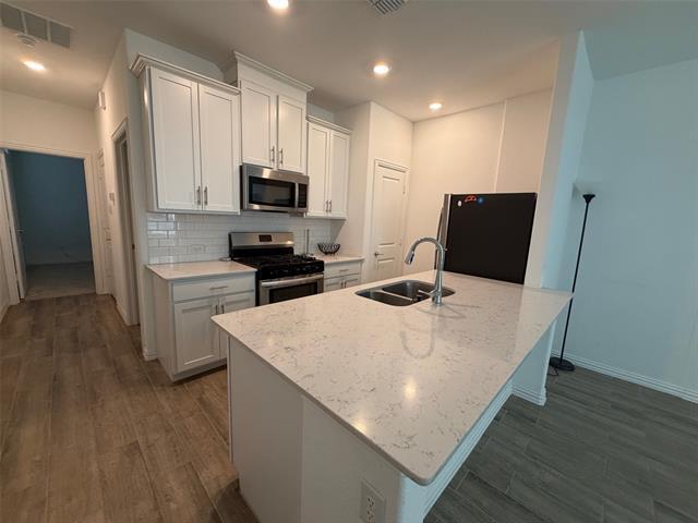 Foto del edificio - 1033 Rosebay Dr