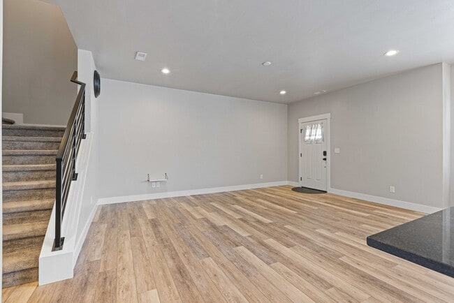 Building Photo - 2997 Sunburst Dr