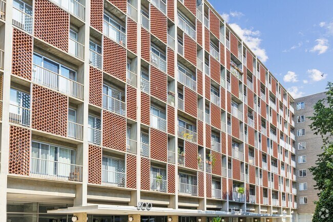 Image showcasing Capitol Park Tower Apartments for Rent with High Ceilings - Washington ...