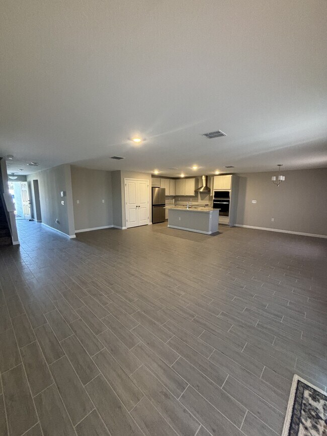 Building Photo - 5580 Maddie Dr