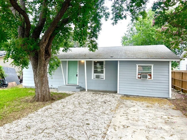 Building Photo - 218 La Manda Blvd