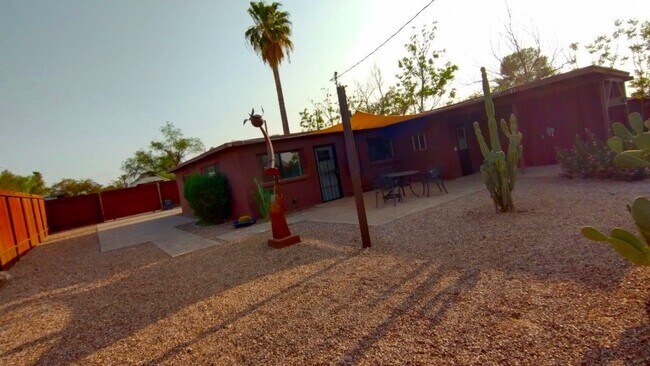 Foto del edificio - 3301 N Winstel Blvd