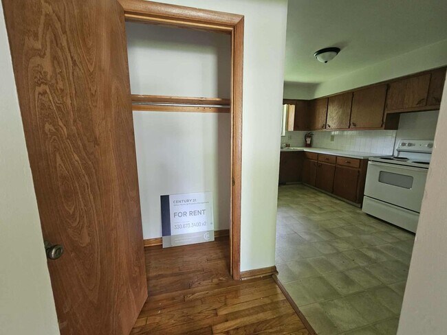 Foto del edificio - 2 Bedroom 1 Bath Duplex Kent Ohio 44240
