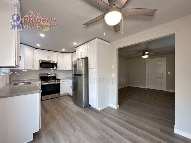 Foto del edificio - 3628 Collister Dr