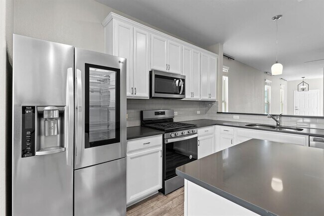 Foto del edificio - 129 Bracken Fern Ln