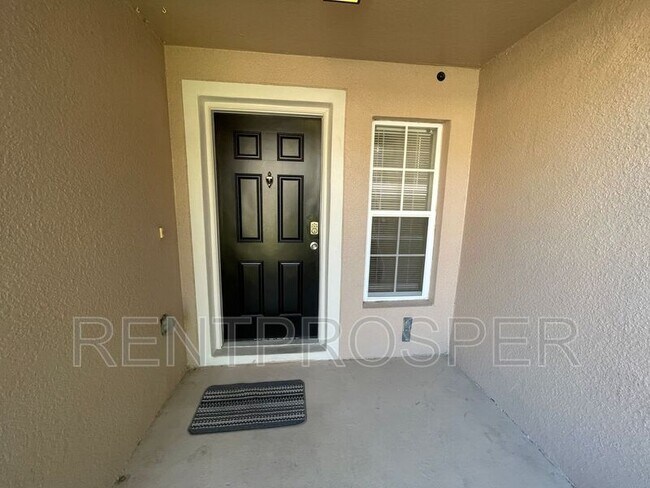 Building Photo - 5081 Kingscrest Ln
