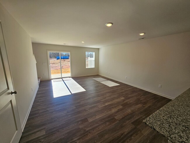 Foto del edificio - Brand New townhome in Newton North Carolina!