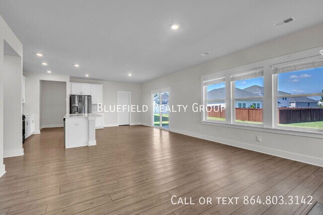 Foto del edificio - 308 Garrison Grove Dr