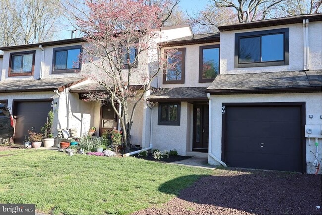 Building Photo - 49 5 Crown Royal Cir