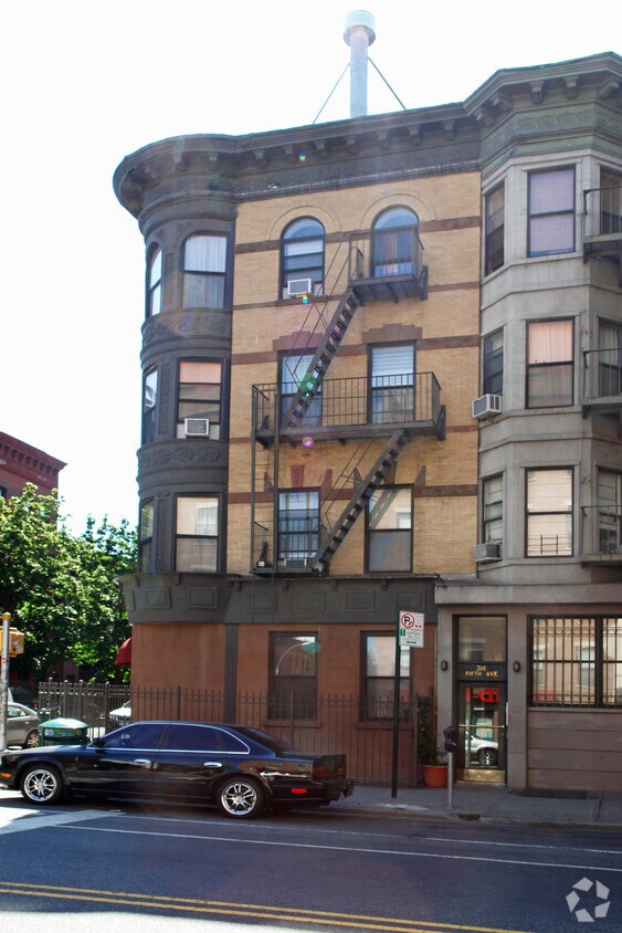 Foto del edificio - 299 5th Ave