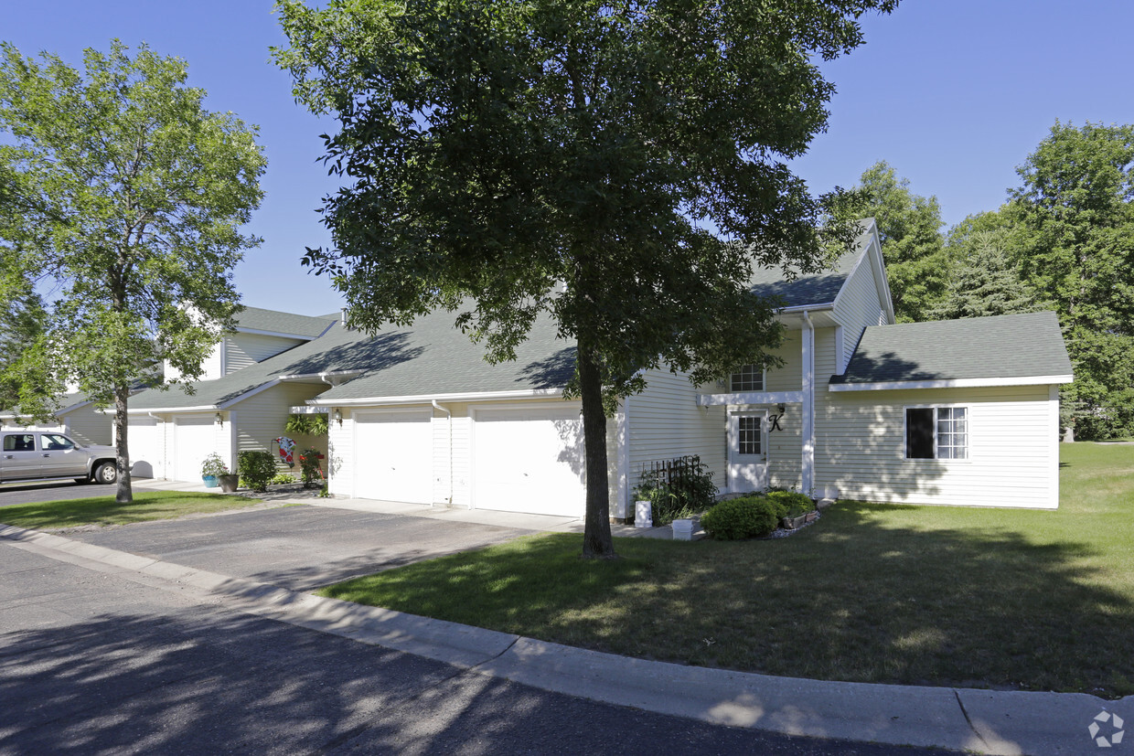 Primary Photo - Lincoln Square Townhomes