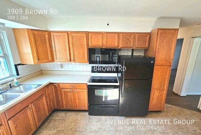 Foto del edificio - Just Listed! - 3909 Brown Rd