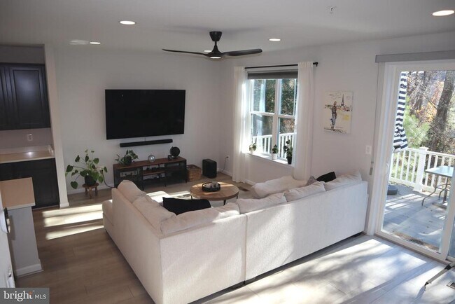 Foto del edificio - 585 Cross Chase Dr