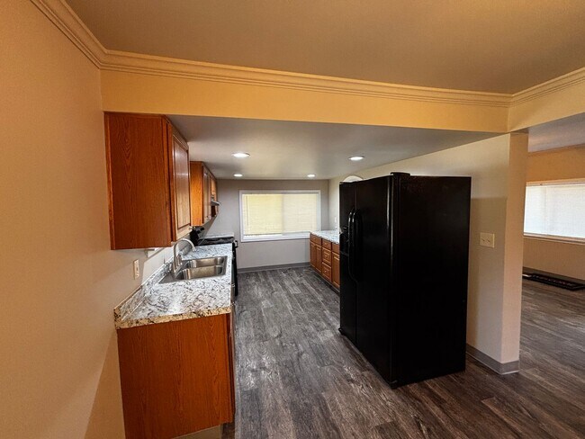 Foto del edificio - Remodeled 3 bed/ 2 bath with a sperate bon...