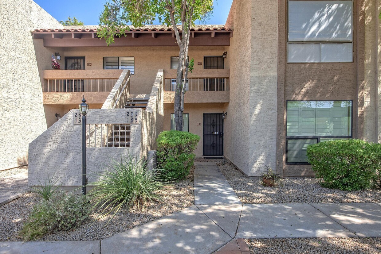 8651 E Royal Palm Rd Unit 235, Scottsdale, AZ 85258 Apartment for Rent in Scottsdale, AZ