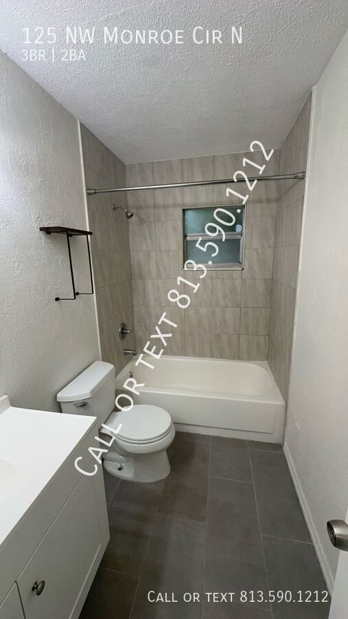 Photo - 125 NW Monroe Cir N House