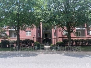 Building Photo - 725 Magnolia Ave