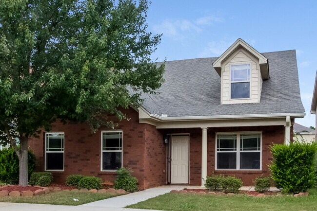 Building Photo - 117 Daisy Cir