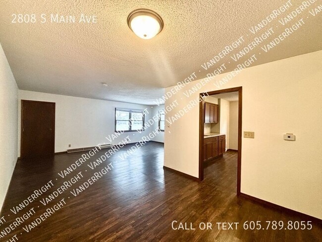 Foto del edificio - 2808 S Main Ave