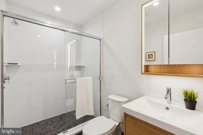 Building Photo - 1302 S 18th St