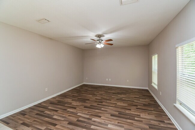 Foto del edificio - 7242 Rampart Ridge Cir W