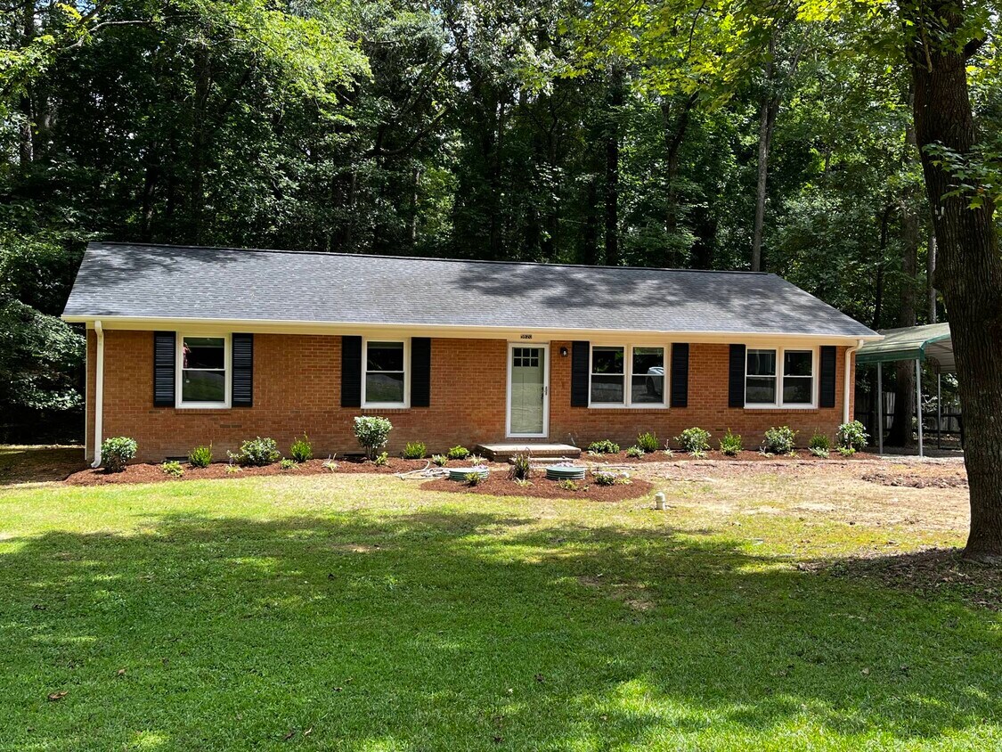 Foto principal - 5620 Blue Spruce Dr